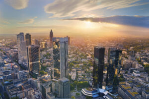 McDermott berät Tristan Capital Partners bei Erwerb eines Wohnimmobilien-Portfolios mit 450 Einheiten