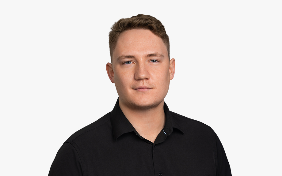 Nicholas Tucker